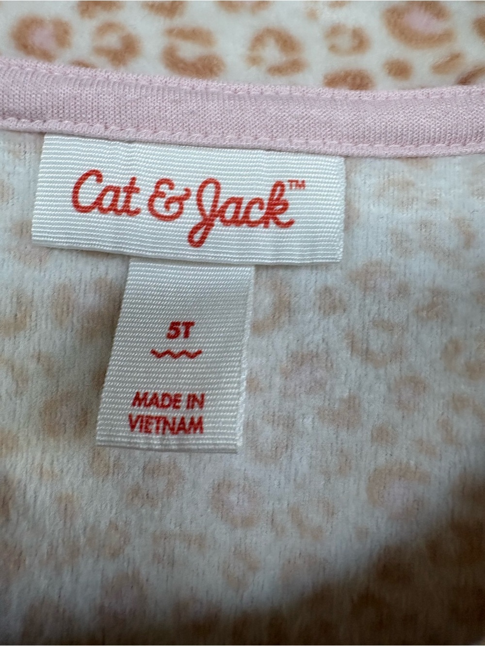 Cat & Jack Girls' Pink Leopard Print Ruffle Sweatshirt and Sweatpants Size: 5T - Picture 5 of 15